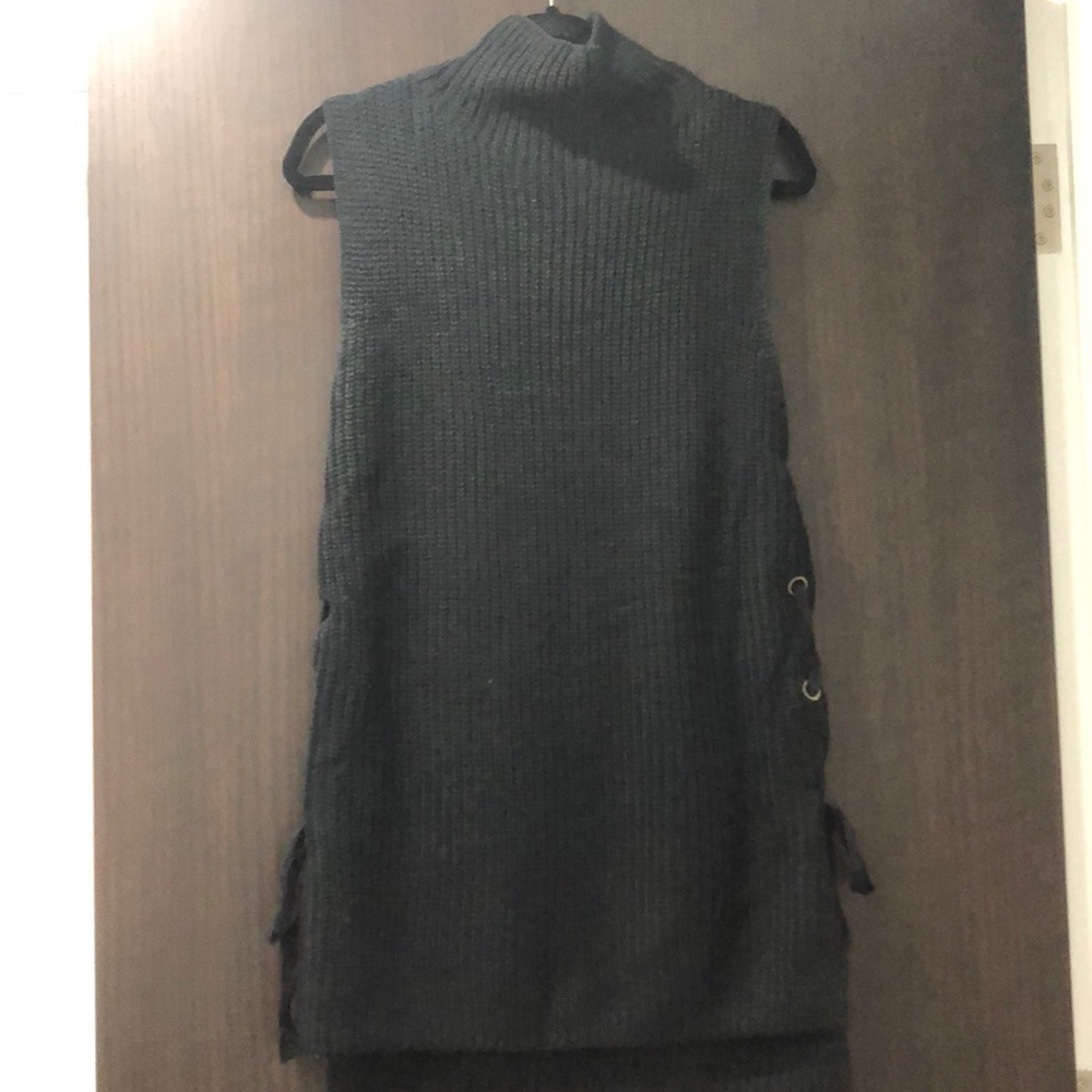 Love Tree Mock Neck Sleeveless Sweater NWOT